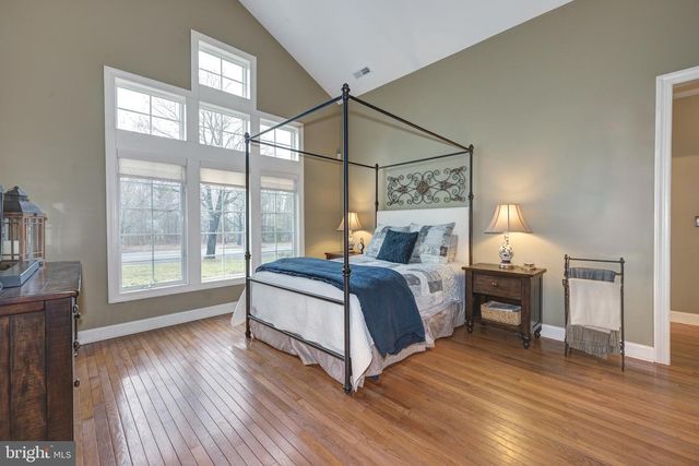 3 SCHOOLHOUSE DR, Medford, NJ 08055