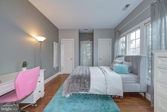 3 SCHOOLHOUSE DR, Medford, NJ 08055