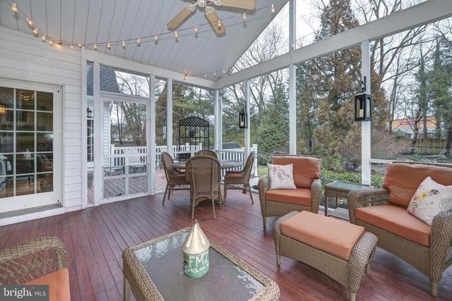 3 SCHOOLHOUSE DR, Medford, NJ 08055