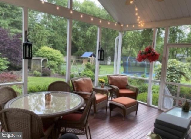 3 SCHOOLHOUSE DR, Medford, NJ 08055