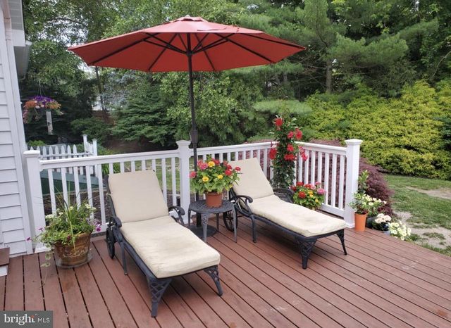 3 SCHOOLHOUSE DR, Medford, NJ 08055