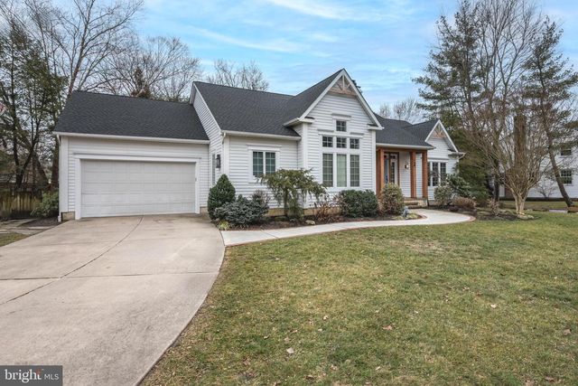 3 SCHOOLHOUSE DR, Medford, NJ 08055