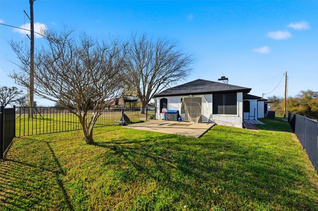 1211 Overlook Court, Whitney, TX 76692