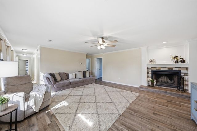 1211 Overlook Court, Whitney, TX 76692