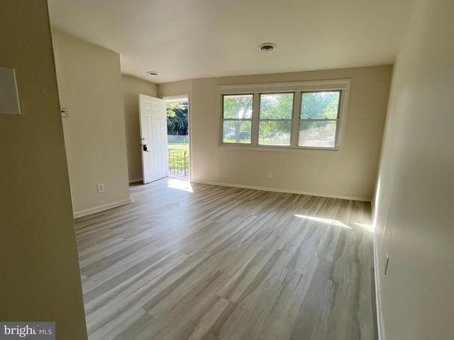 227 KINSLEY RD, Pemberton, NJ 08068