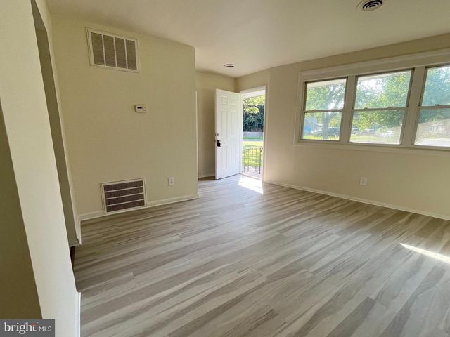 227 KINSLEY RD, Pemberton, NJ 08068