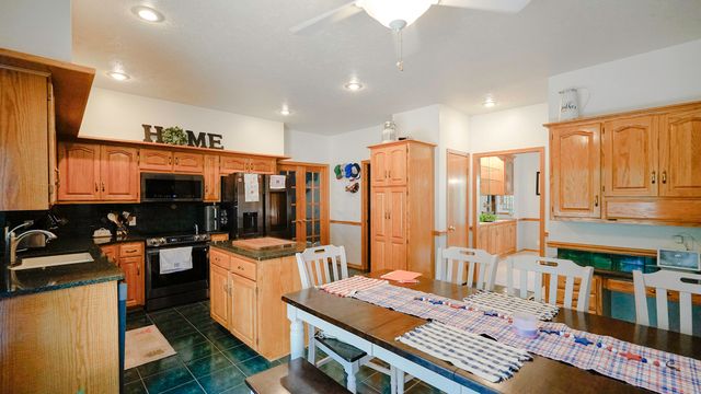 1608 SKYLINE Drive, Council Bluffs, IA 51503