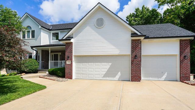 1608 SKYLINE Drive, Council Bluffs, IA 51503