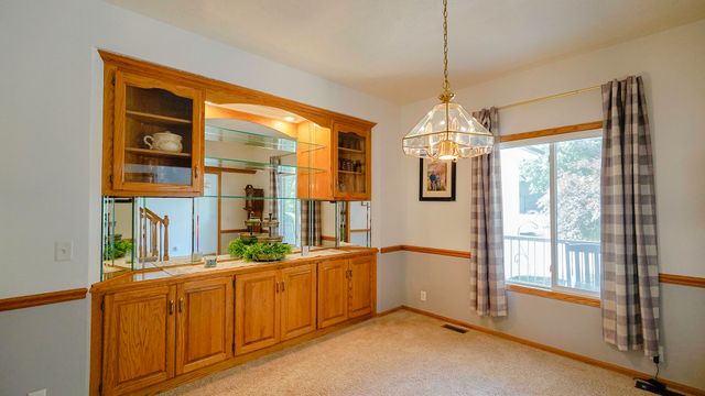 1608 SKYLINE Drive, Council Bluffs, IA 51503