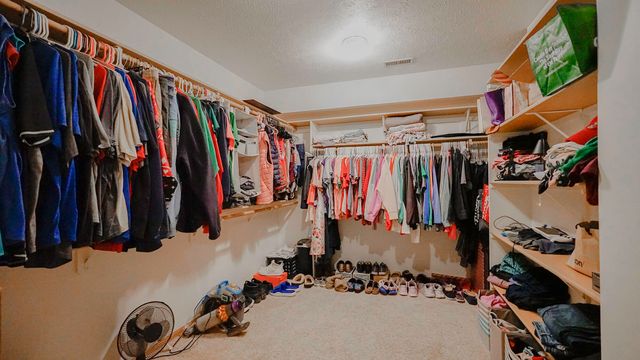 1608 SKYLINE Drive, Council Bluffs, IA 51503