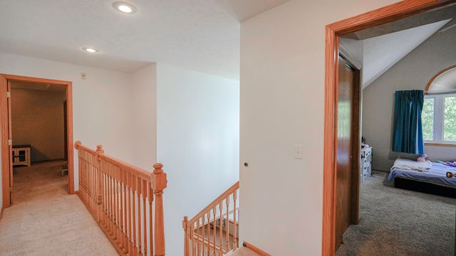 1608 SKYLINE Drive, Council Bluffs, IA 51503