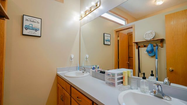 1608 SKYLINE Drive, Council Bluffs, IA 51503