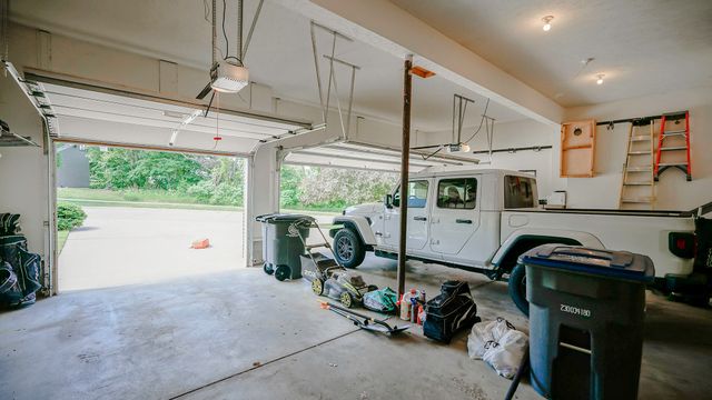 1608 SKYLINE Drive, Council Bluffs, IA 51503