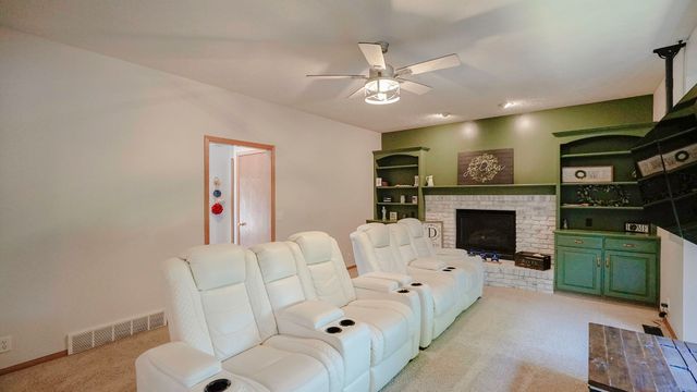 1608 SKYLINE Drive, Council Bluffs, IA 51503