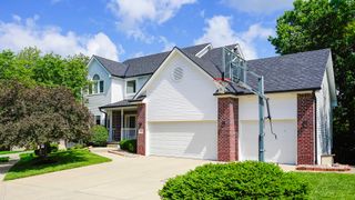 1608 SKYLINE Drive, Council Bluffs, IA 51503