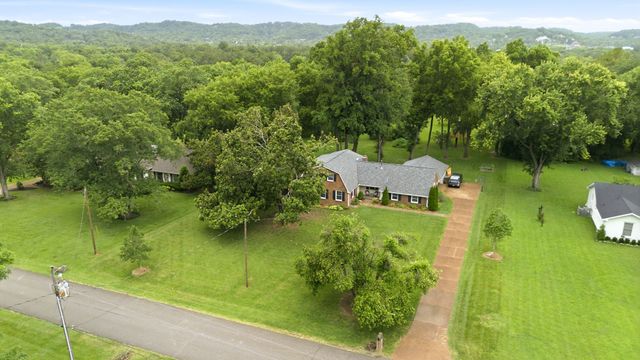 1307 Haber Dr, Brentwood, TN 37027
