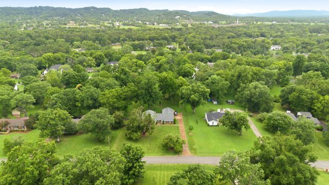 1307 Haber Dr, Brentwood, TN 37027