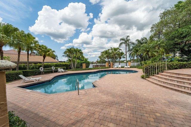 1752 Shoreside Circle, Wellington, FL 33414