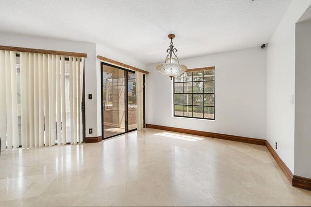 1752 Shoreside Circle, Wellington, FL 33414