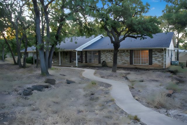 154 Stonewood Boulevard, Bartonville, TX 76226