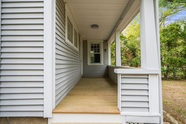 118 County Rd, Freetown, MA 02717