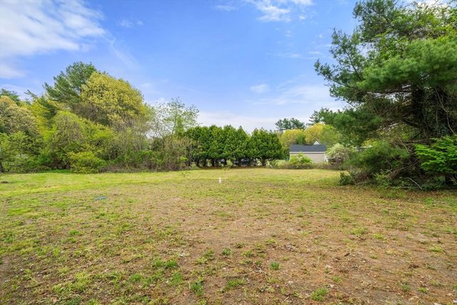 118 County Rd, Freetown, MA 02717