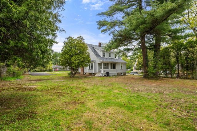 118 County Rd, Freetown, MA 02717