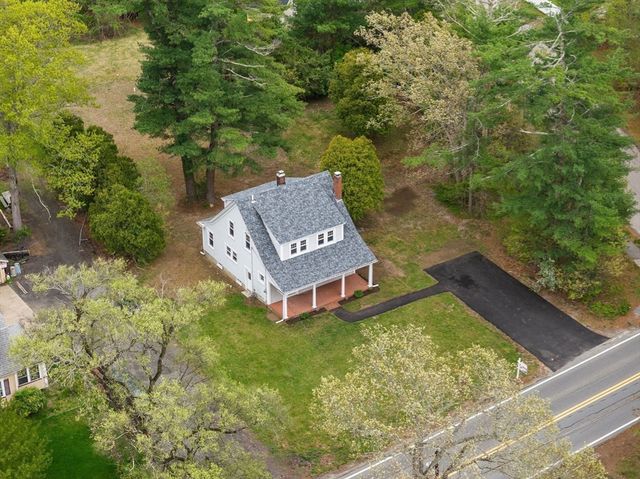 118 County Rd, Freetown, MA 02717