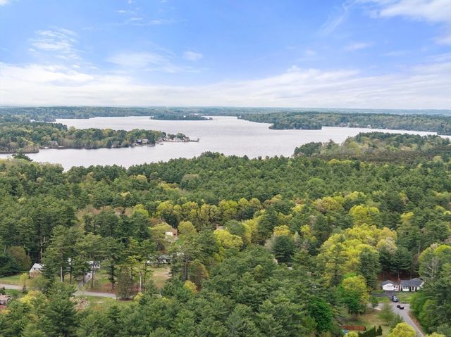 118 County Rd, Freetown, MA 02717