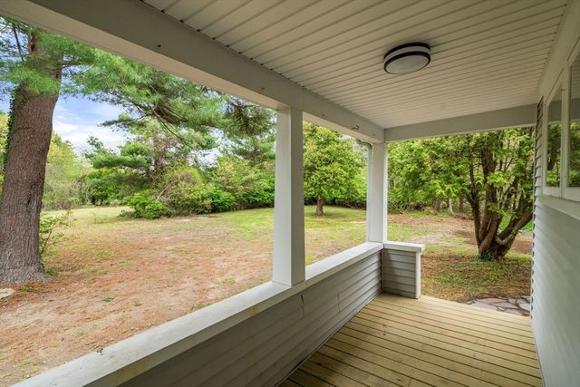 118 County Rd, Freetown, MA 02717
