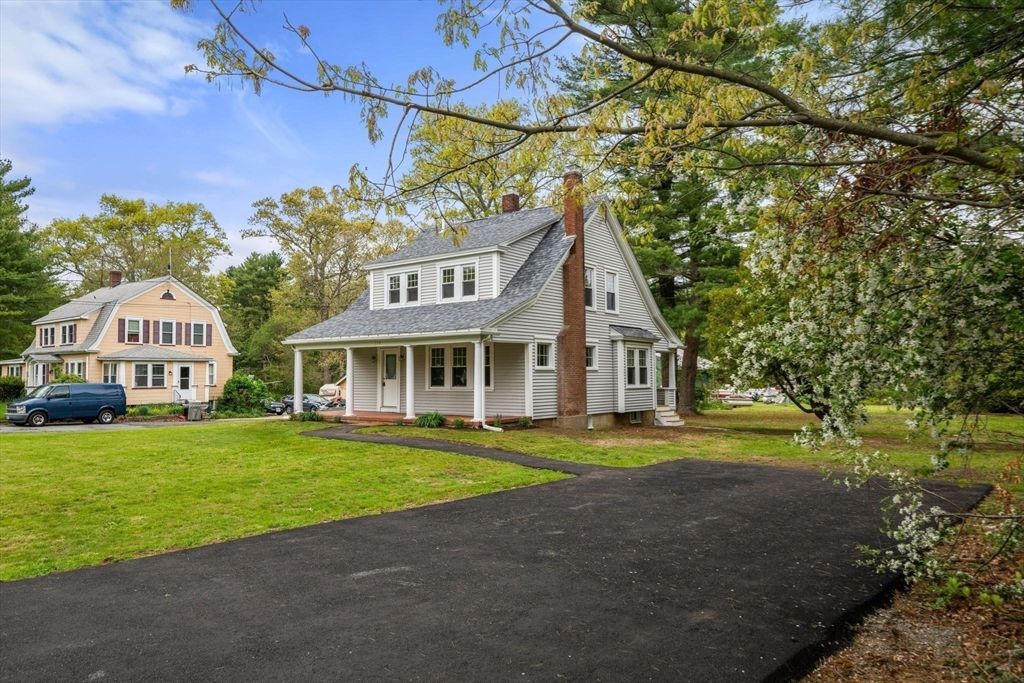 118 County Rd, Freetown, MA 02717