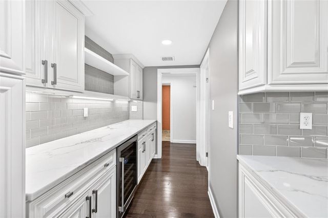 2769 Peachtree Road NE 10, Atlanta, GA 30305