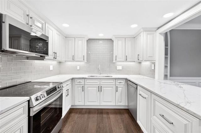 2769 Peachtree Road NE 10, Atlanta, GA 30305