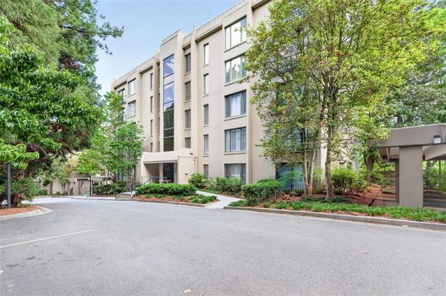 2769 Peachtree Road NE 10, Atlanta, GA 30305