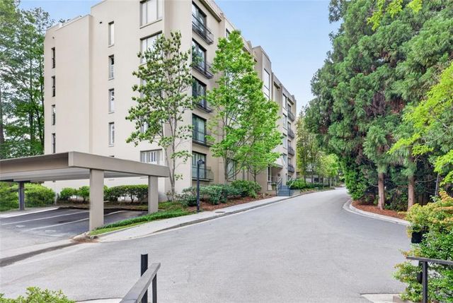 2769 Peachtree Road NE 10, Atlanta, GA 30305