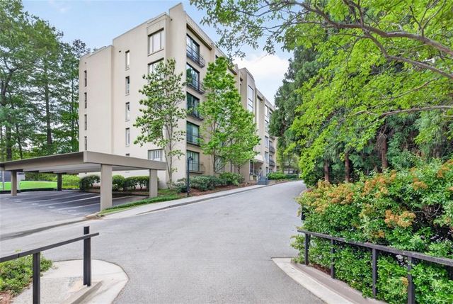 2769 Peachtree Road NE 10, Atlanta, GA 30305