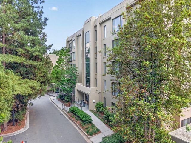2769 Peachtree Road NE 10, Atlanta, GA 30305