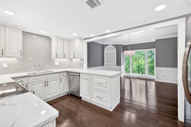 2769 Peachtree Road NE 10, Atlanta, GA 30305