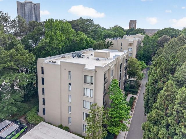 2769 Peachtree Road NE 10, Atlanta, GA 30305