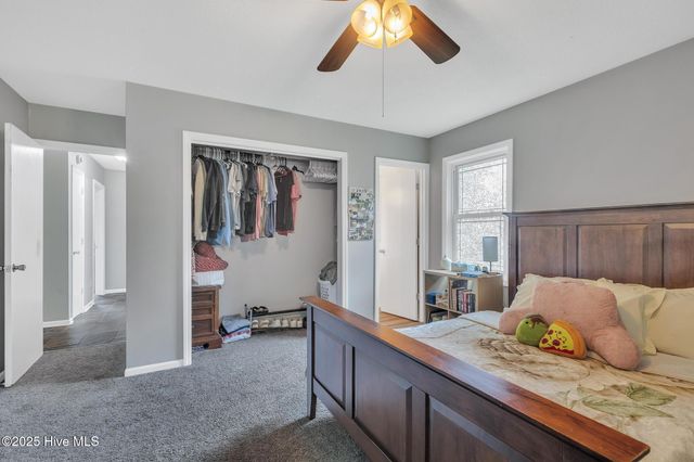 221 Woodcrest Court, Jacksonville, NC 28540