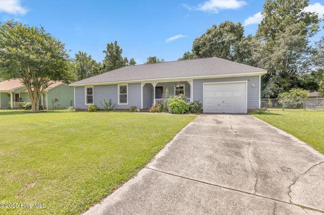 221 Woodcrest Court, Jacksonville, NC 28540