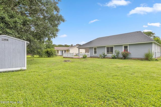 221 Woodcrest Court, Jacksonville, NC 28540