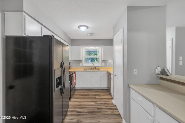 221 Woodcrest Court, Jacksonville, NC 28540