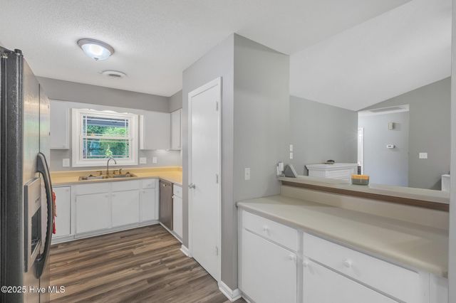 221 Woodcrest Court, Jacksonville, NC 28540