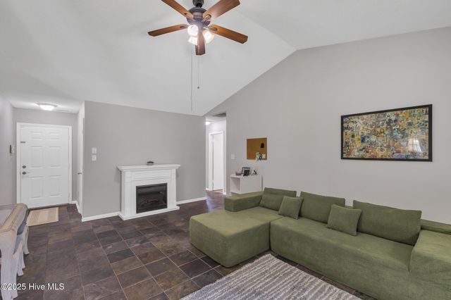 221 Woodcrest Court, Jacksonville, NC 28540