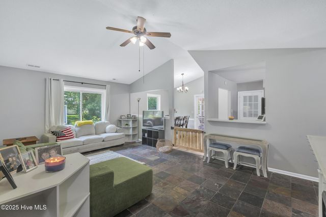 221 Woodcrest Court, Jacksonville, NC 28540