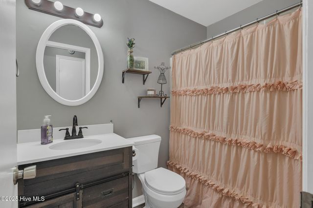 221 Woodcrest Court, Jacksonville, NC 28540