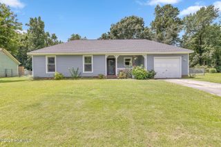 221 Woodcrest Court, Jacksonville, NC 28540