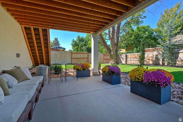9652 S 2720 E, Sandy, UT 84092