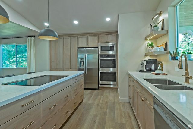 9652 S 2720 E, Sandy, UT 84092